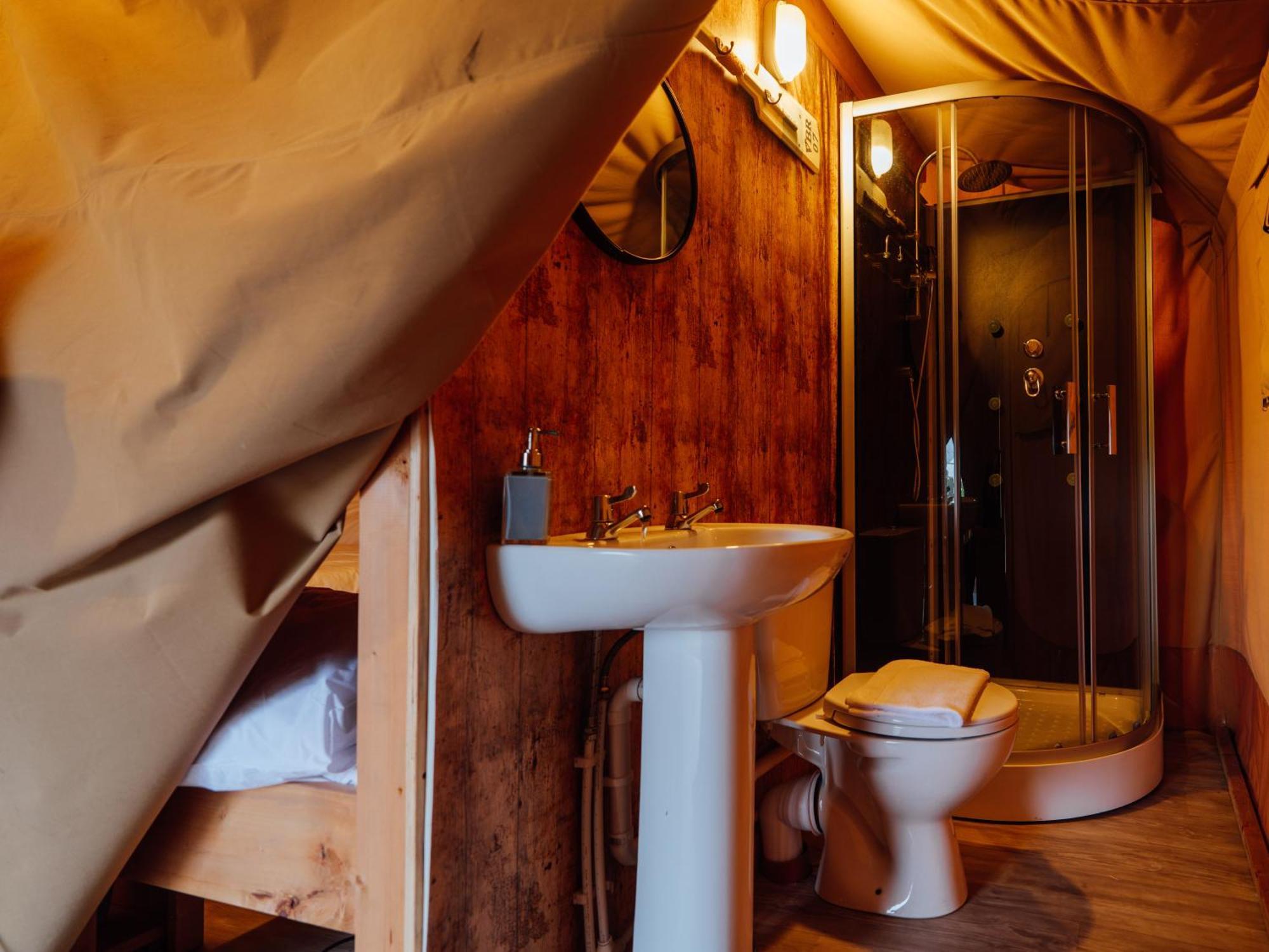 Sunset Retreats Safari Tent Ombersley Exterior foto